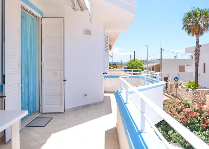 Maldive Del Salento- Your Sunny Oasis In Torre Pali