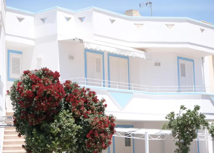 Maldive Del Salento- Your Sunny Oasis In Torre Pali