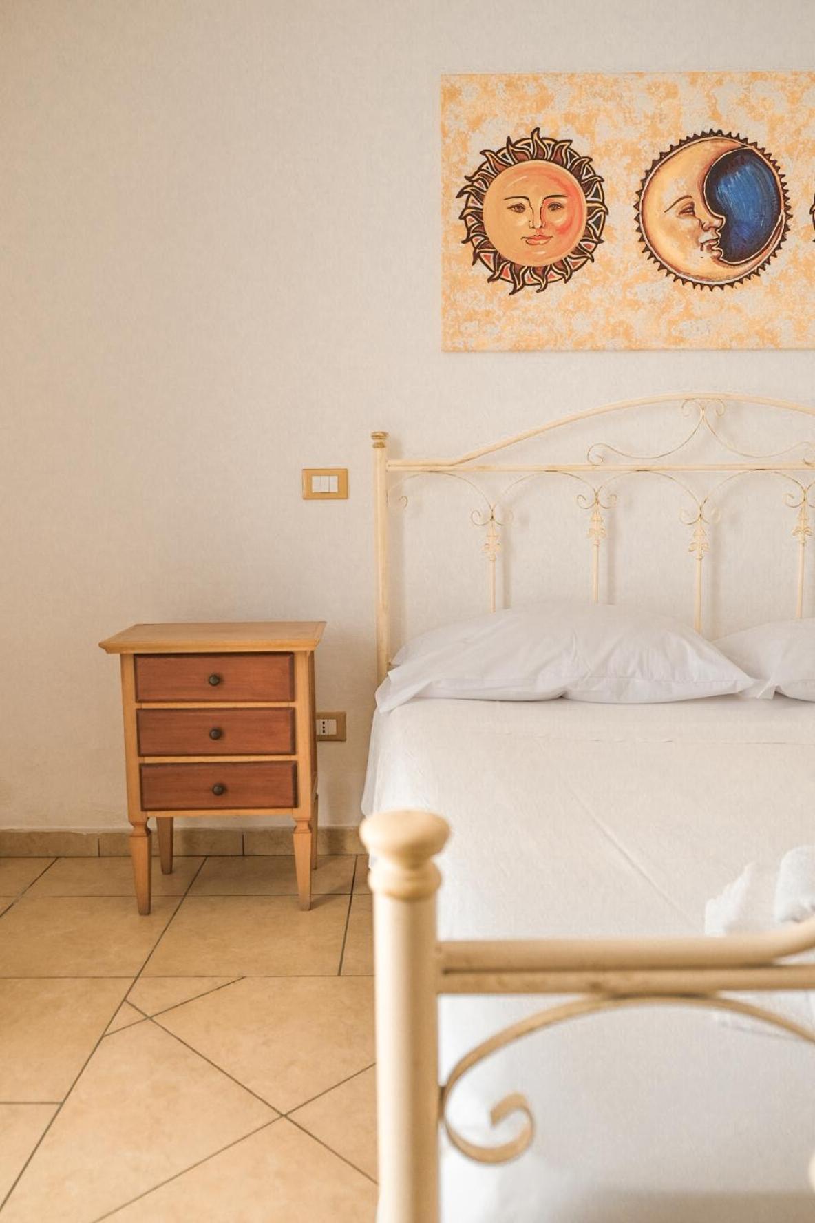 Maldive Del Salento- Your Sunny Oasis In Torre Pali